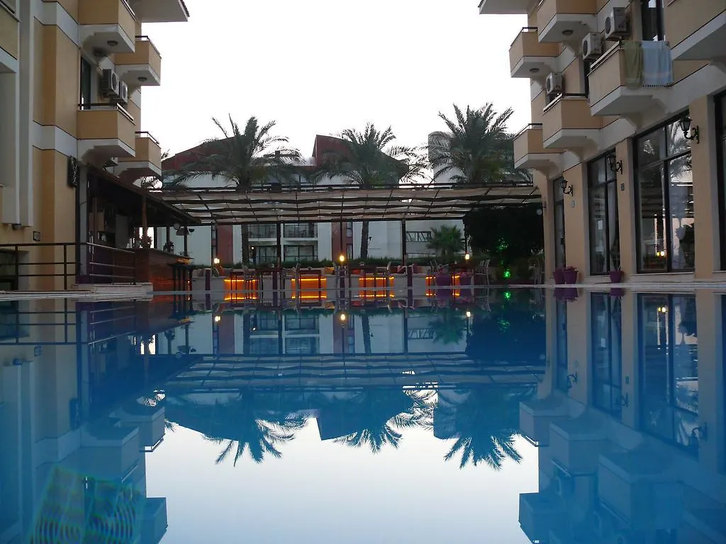 Albano Hotel Çeşme 3*,